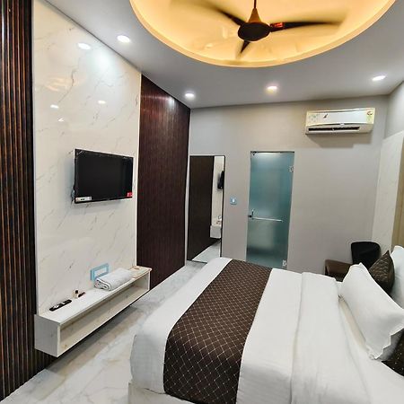 Hotel New Imperial กาเซียบัด ภายนอก รูปภาพ