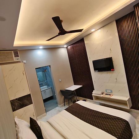 Hotel New Imperial กาเซียบัด ภายนอก รูปภาพ