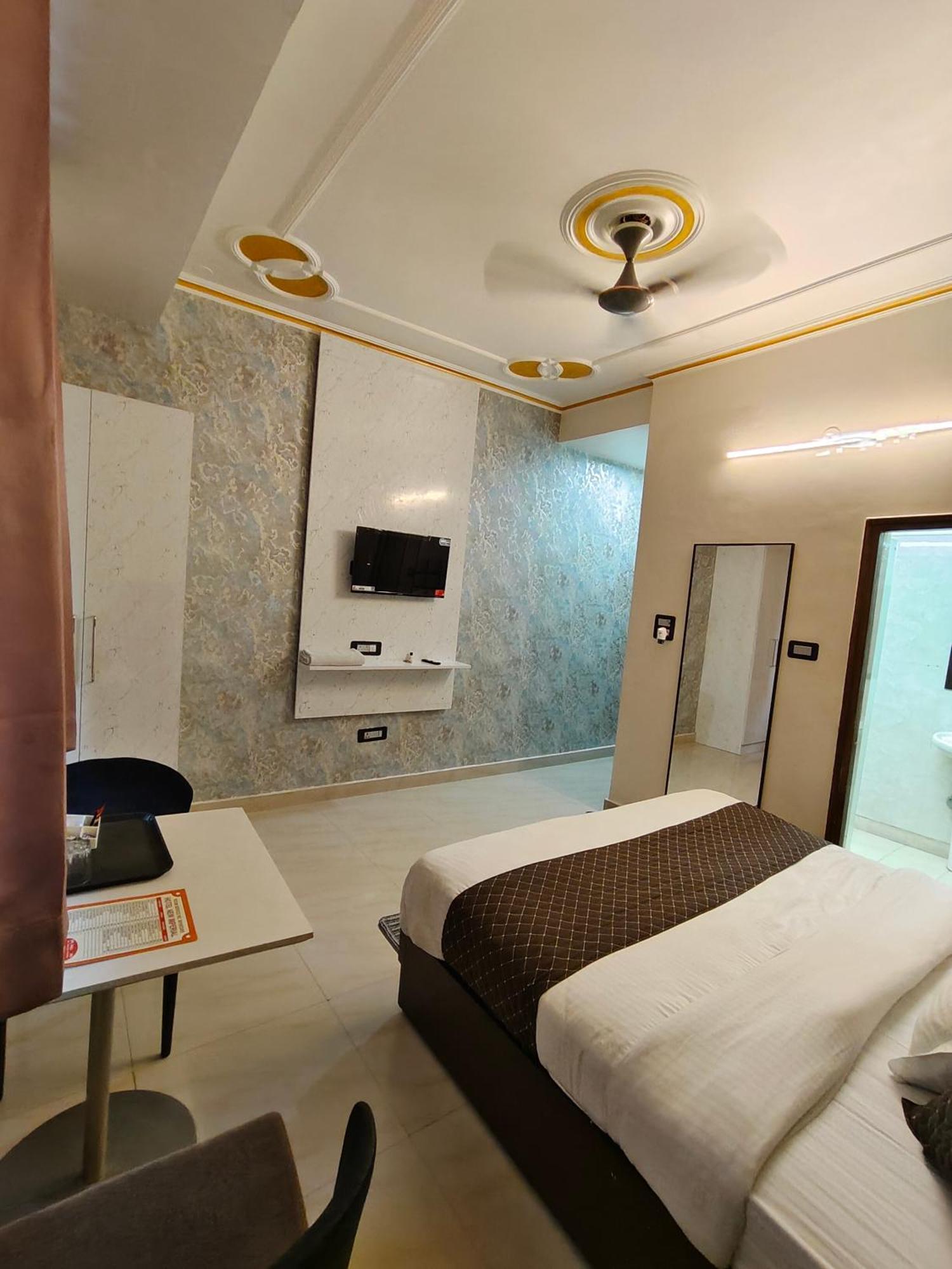 Hotel New Imperial กาเซียบัด ภายนอก รูปภาพ