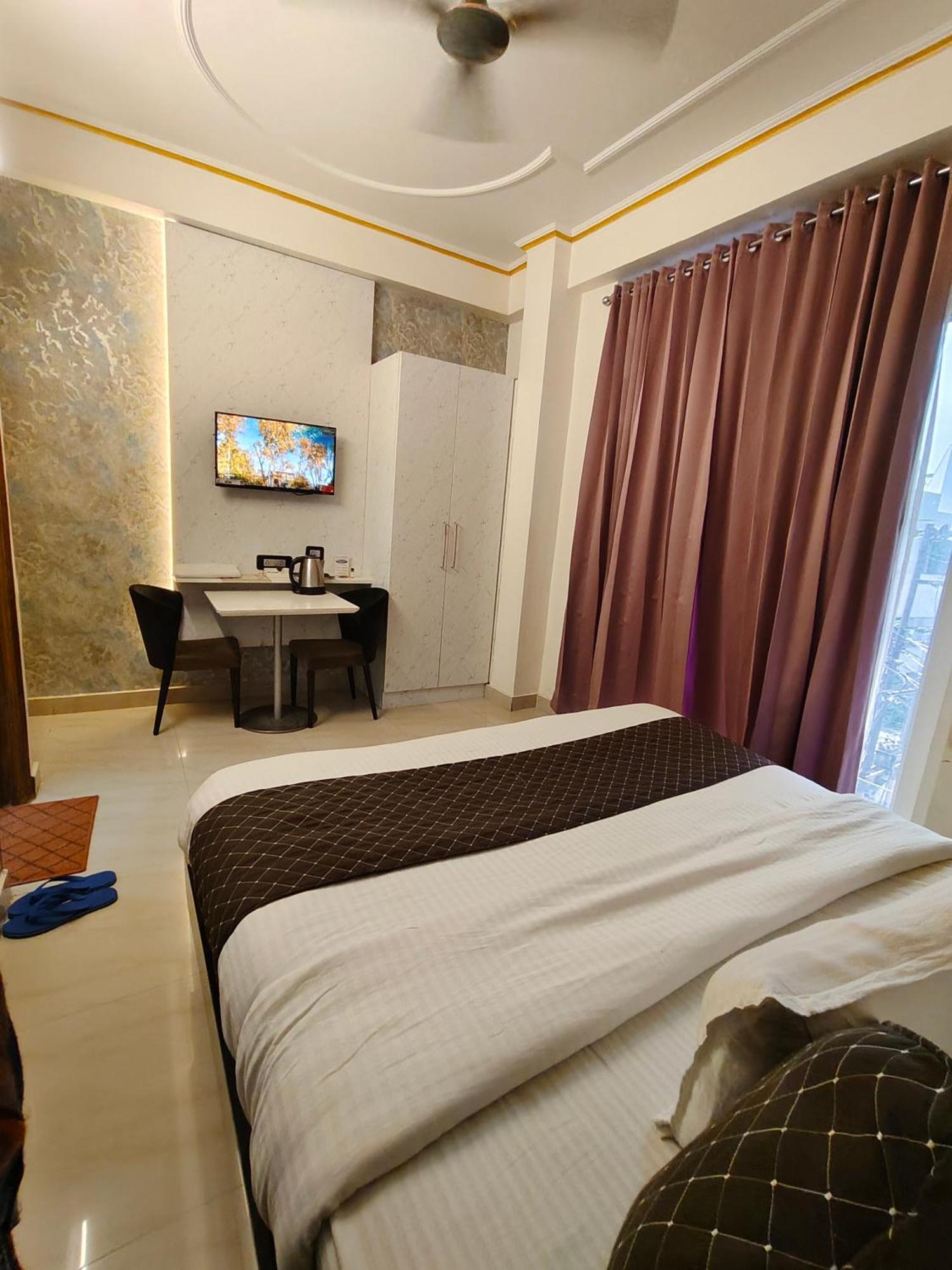 Hotel New Imperial กาเซียบัด ภายนอก รูปภาพ