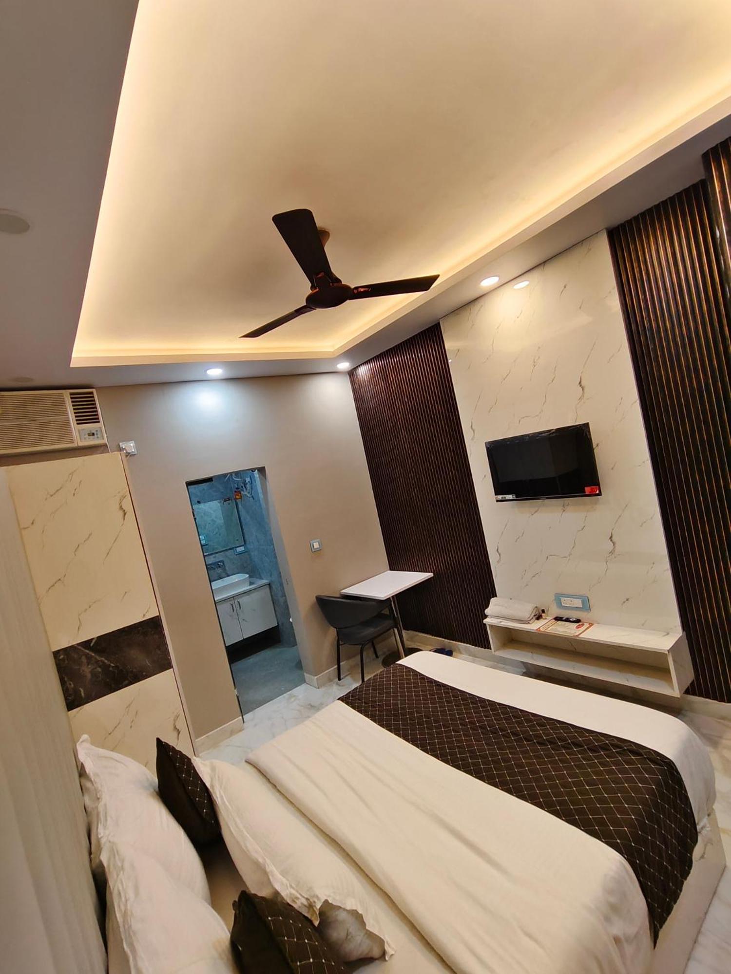 Hotel New Imperial กาเซียบัด ภายนอก รูปภาพ