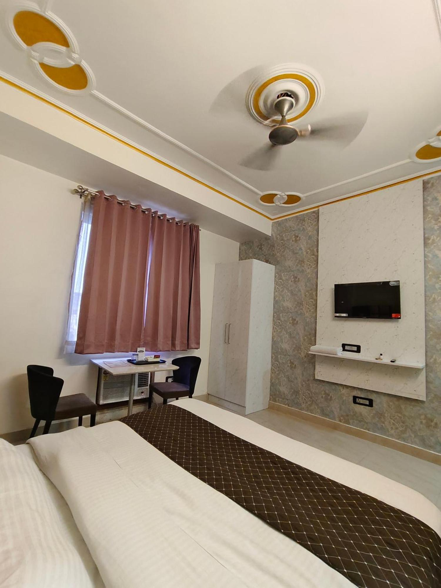 Hotel New Imperial กาเซียบัด ภายนอก รูปภาพ